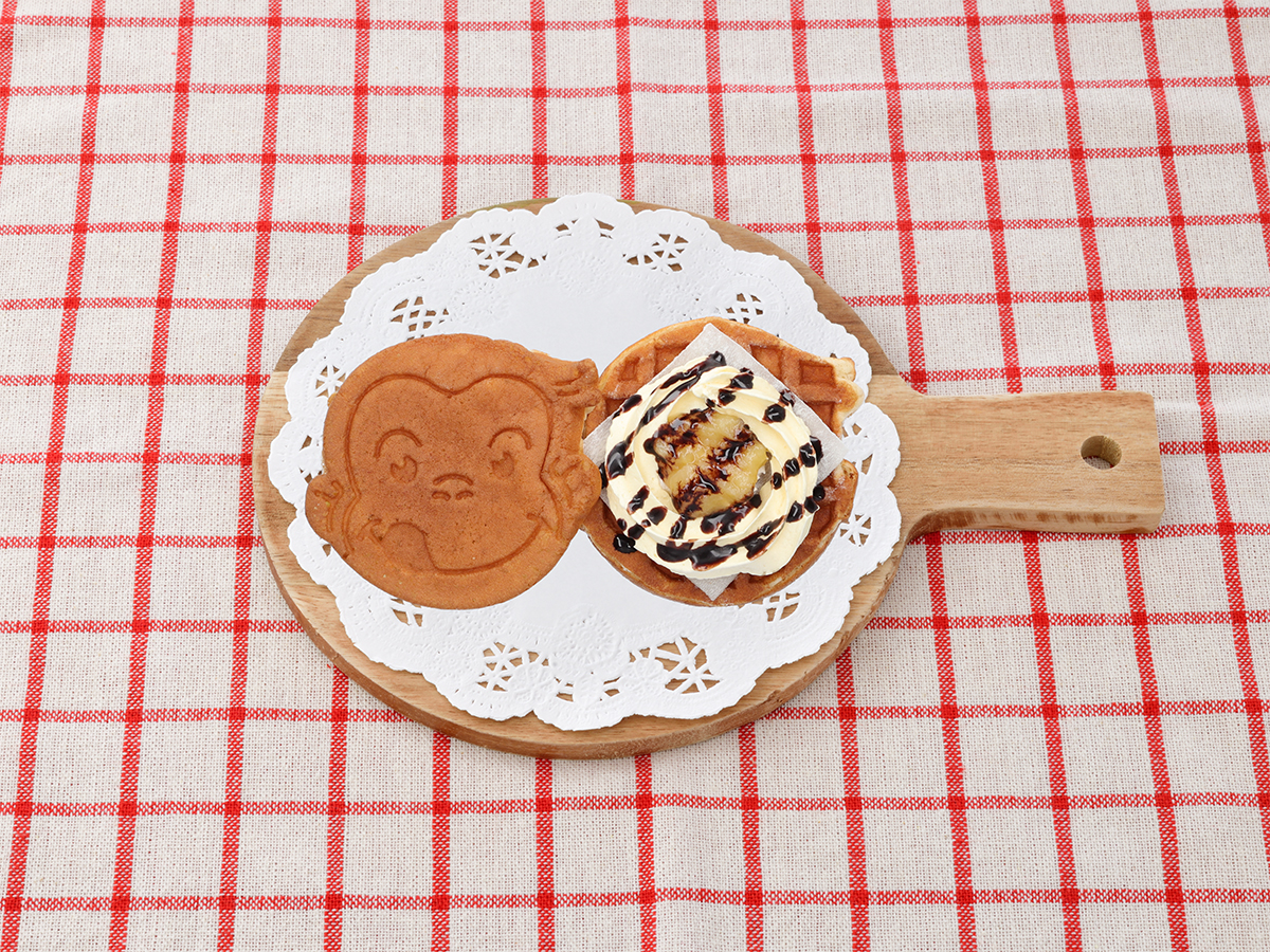 にっこりジョージのお顔のワッフル　チョコバナナ